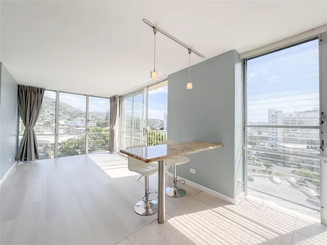 $2,500 | 1702 Kewalo Street, Unit 705, Honolulu, HI 96822
