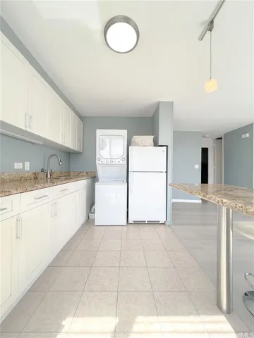 $2,500 | 1702 Kewalo Street, Unit 705, Honolulu, HI 96822