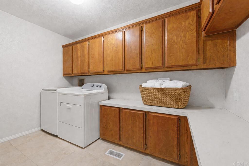 647 Via Costa Rica Vista, CA 92081 - Photo 15 of 52