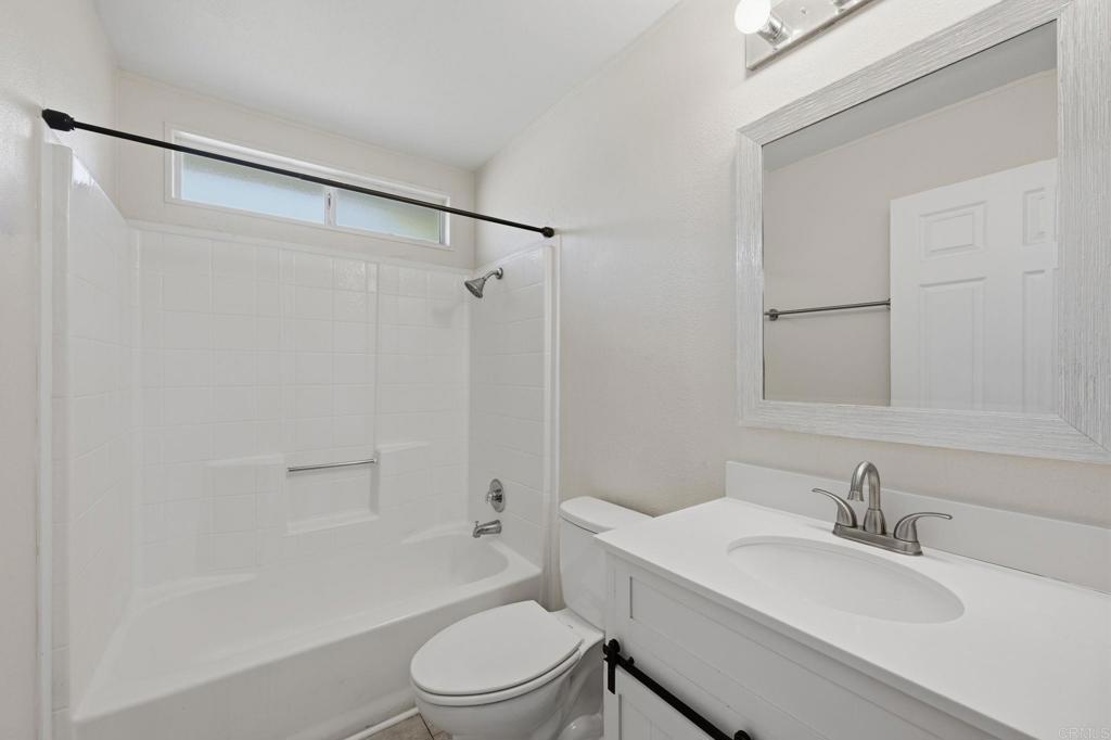 647 Via Costa Rica Vista, CA 92081 - Photo 34 of 52