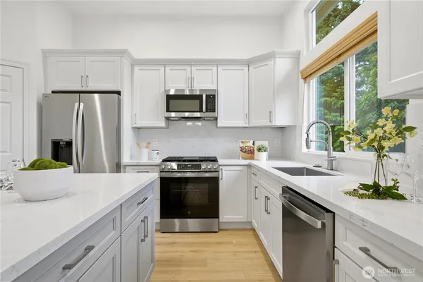 $1,038,000 | 8833 Northeast 178th Street, Bothell, WA 98011