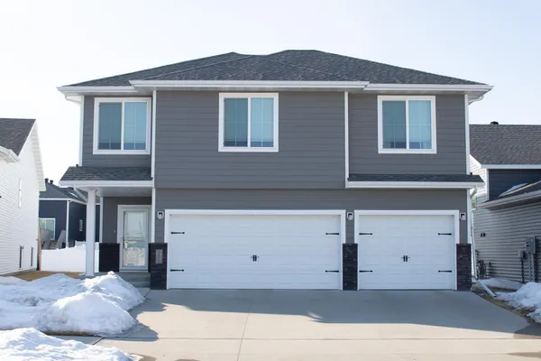 $420,000 | 6875 16th Street South, Fargo, ND 58104