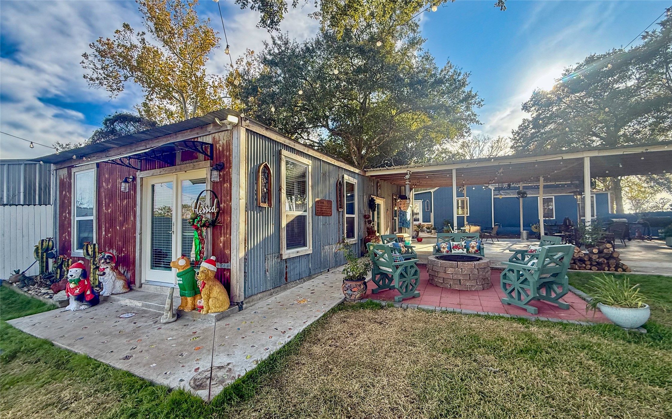 a view of outdoor space yard and patio