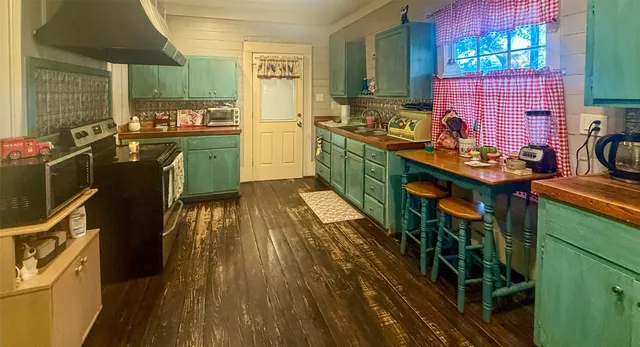 a utility room with lots of counter top space