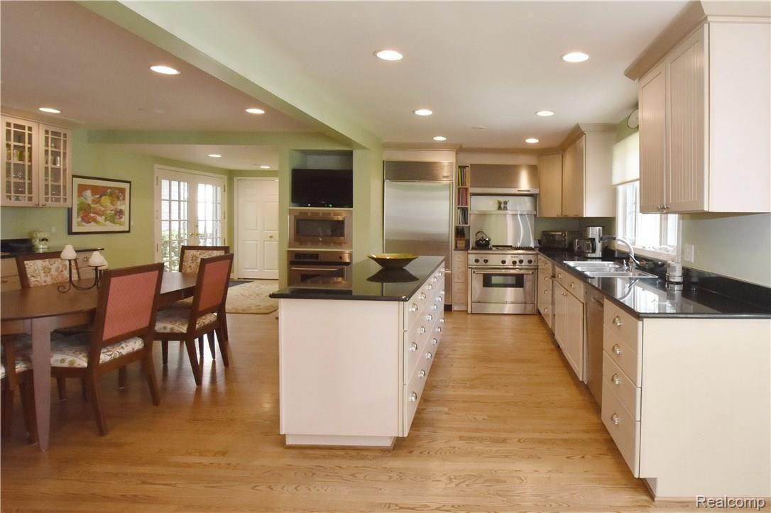 32135 Bingham Road Franklin, MI 48025 - Photo 13 of 47 Bing ham 32135_12.JPG