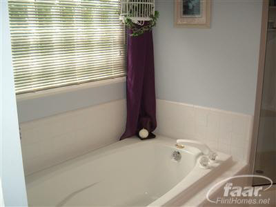 4043 East Rolston Road Fenton, MI 48430 - Photo 11 of 28 20284277-10.JPG