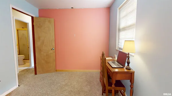 $179,900 | 1800 East St Jude Court, Peoria Heights, IL 61616