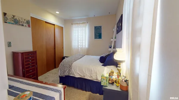 $179,900 | 1800 East St Jude Court, Peoria Heights, IL 61616