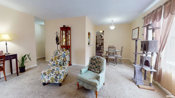 $179,900 | 1800 East St Jude Court, Peoria Heights, IL 61616