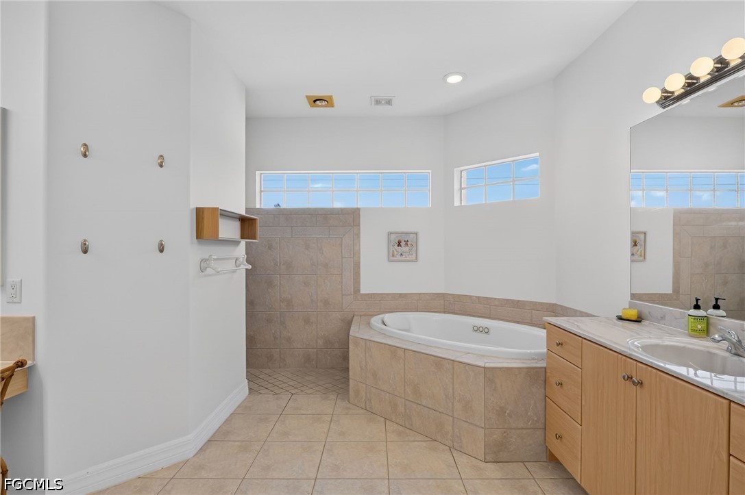 1012 Southwest 39th Terrace Cape Coral, FL 33914 - Photo 19 of 52 Gallery Image 19
