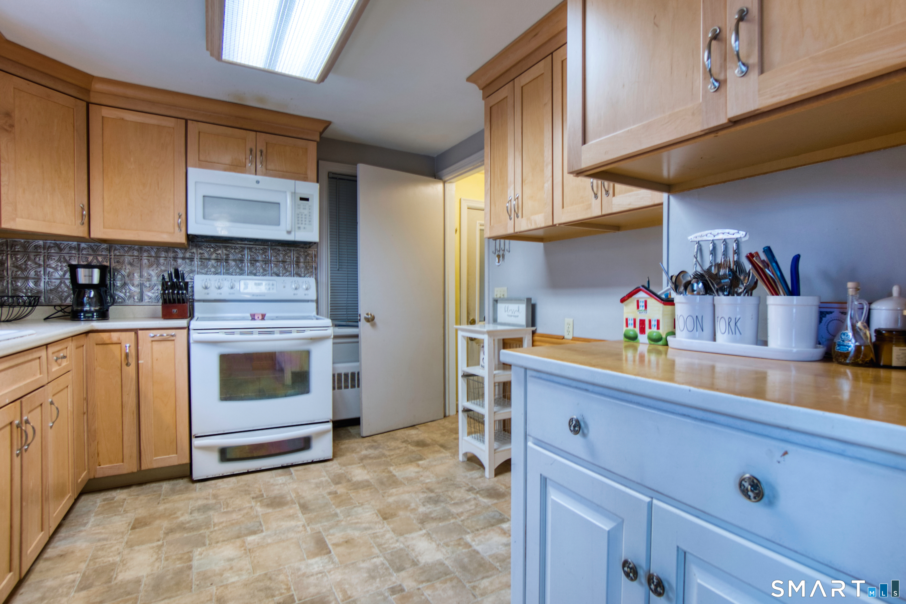 45 Doane Street Manchester, CT 06042 - Photo 6 of 29