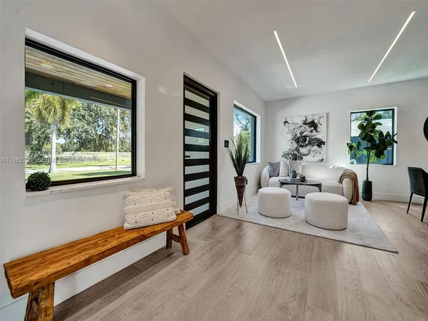 $4,750 | 2066 Northeast 174th Street, North Miami Beach, FL 33162