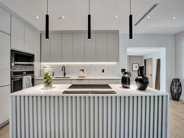 $4,750 | 2066 Northeast 174th Street, North Miami Beach, FL 33162