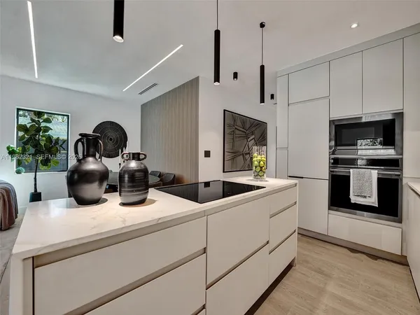 $4,750 | 2066 Northeast 174th Street, North Miami Beach, FL 33162