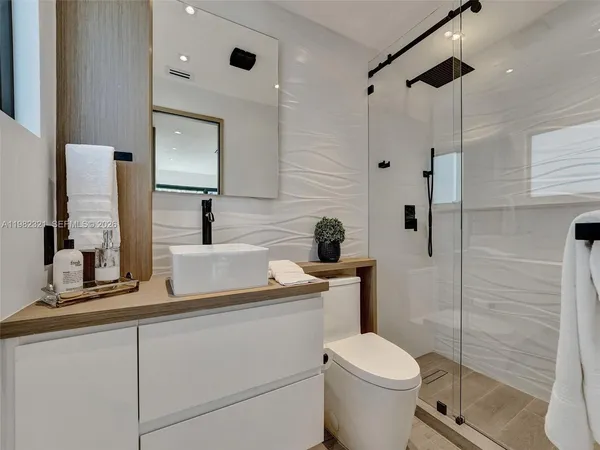 $4,750 | 2066 Northeast 174th Street, North Miami Beach, FL 33162