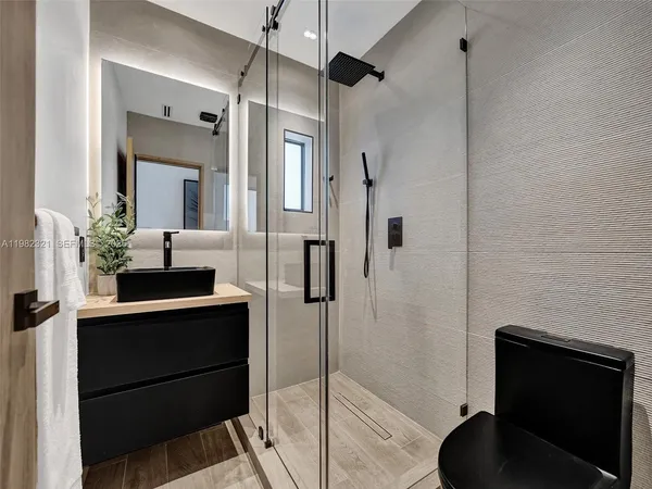 $4,750 | 2066 Northeast 174th Street, North Miami Beach, FL 33162