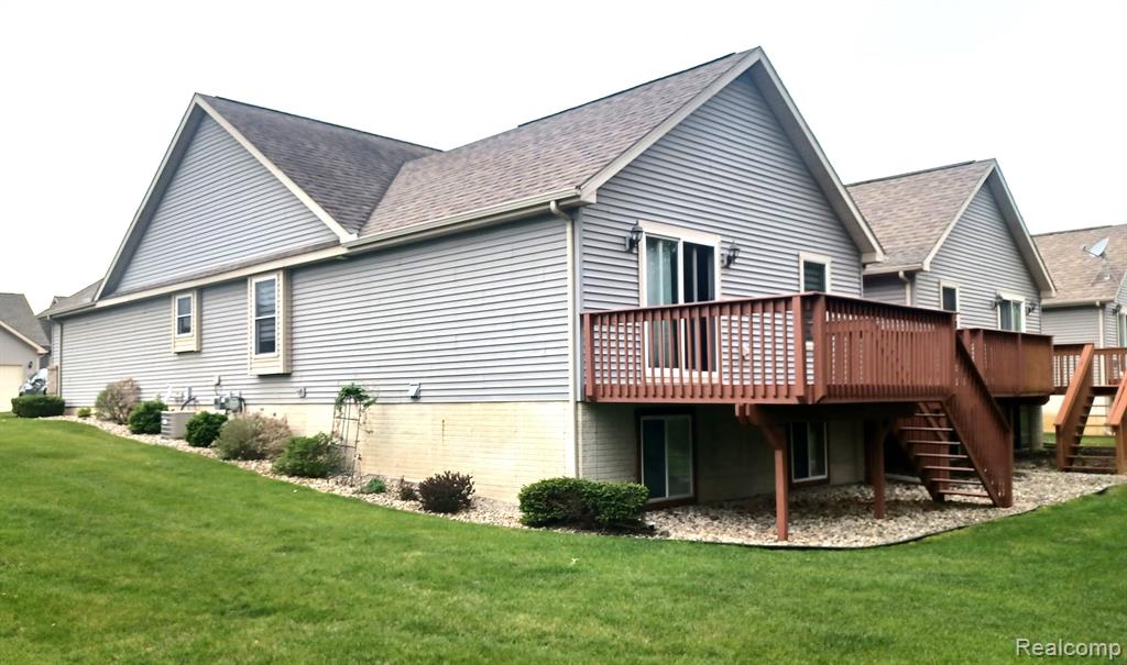 637 Ridge Lane, Unit B Tecumseh, MI 49286 - Photo 6 of 52