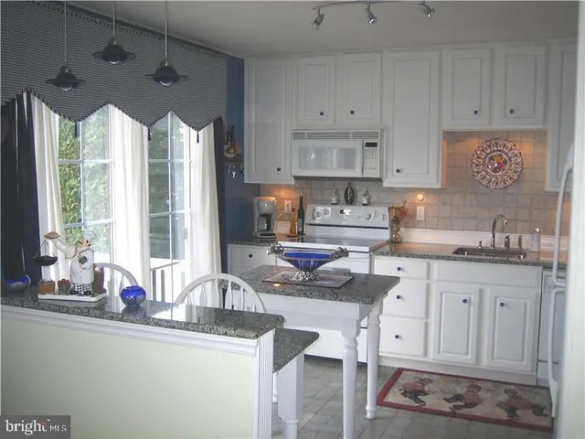 $2,690 | 5002 Essex Lane, Mount Laurel, NJ 08054