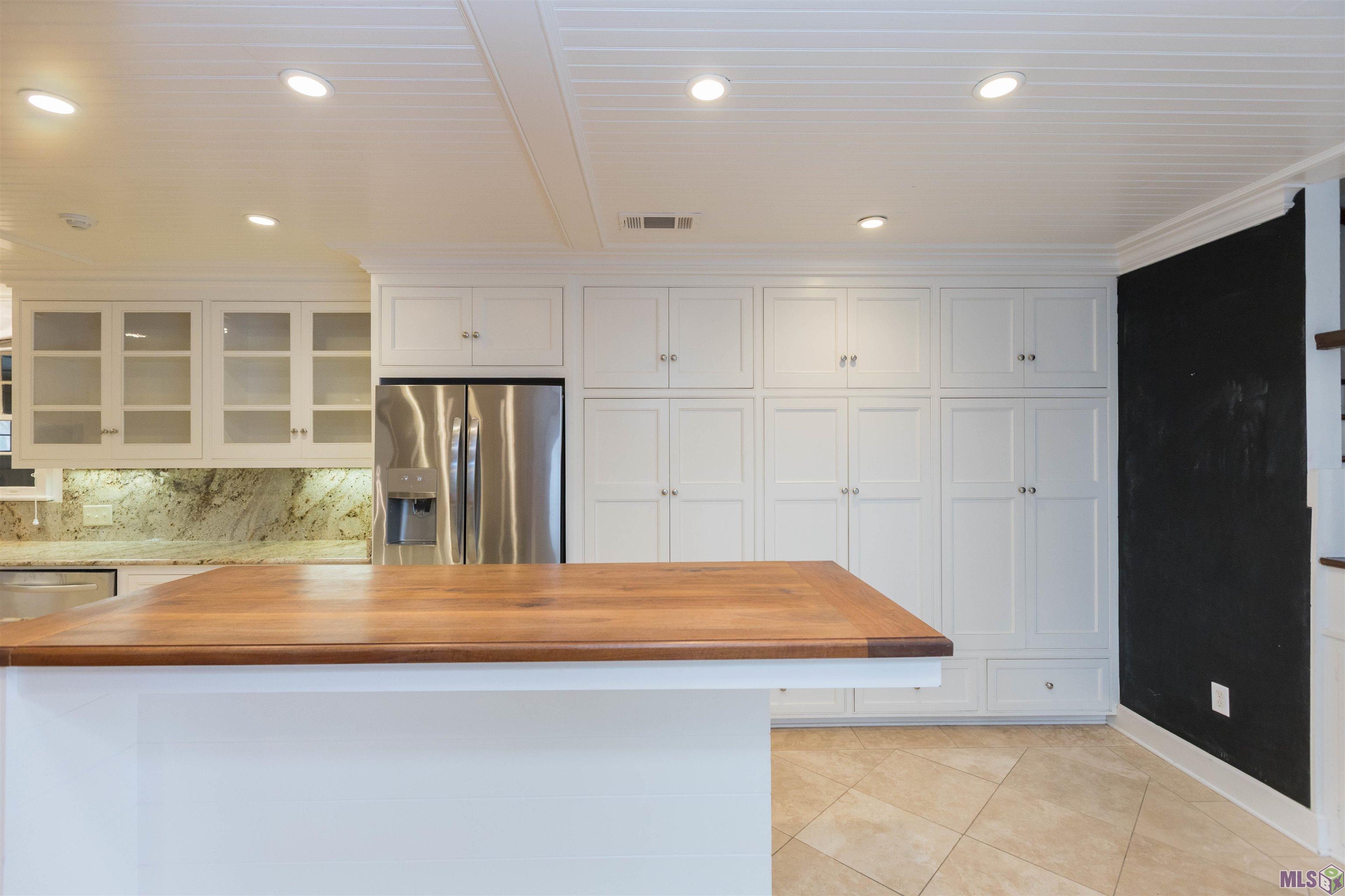 4843 Sweetbriar Street Baton Rouge, LA 70808 - Photo 22 of 56 Kitchen view 2