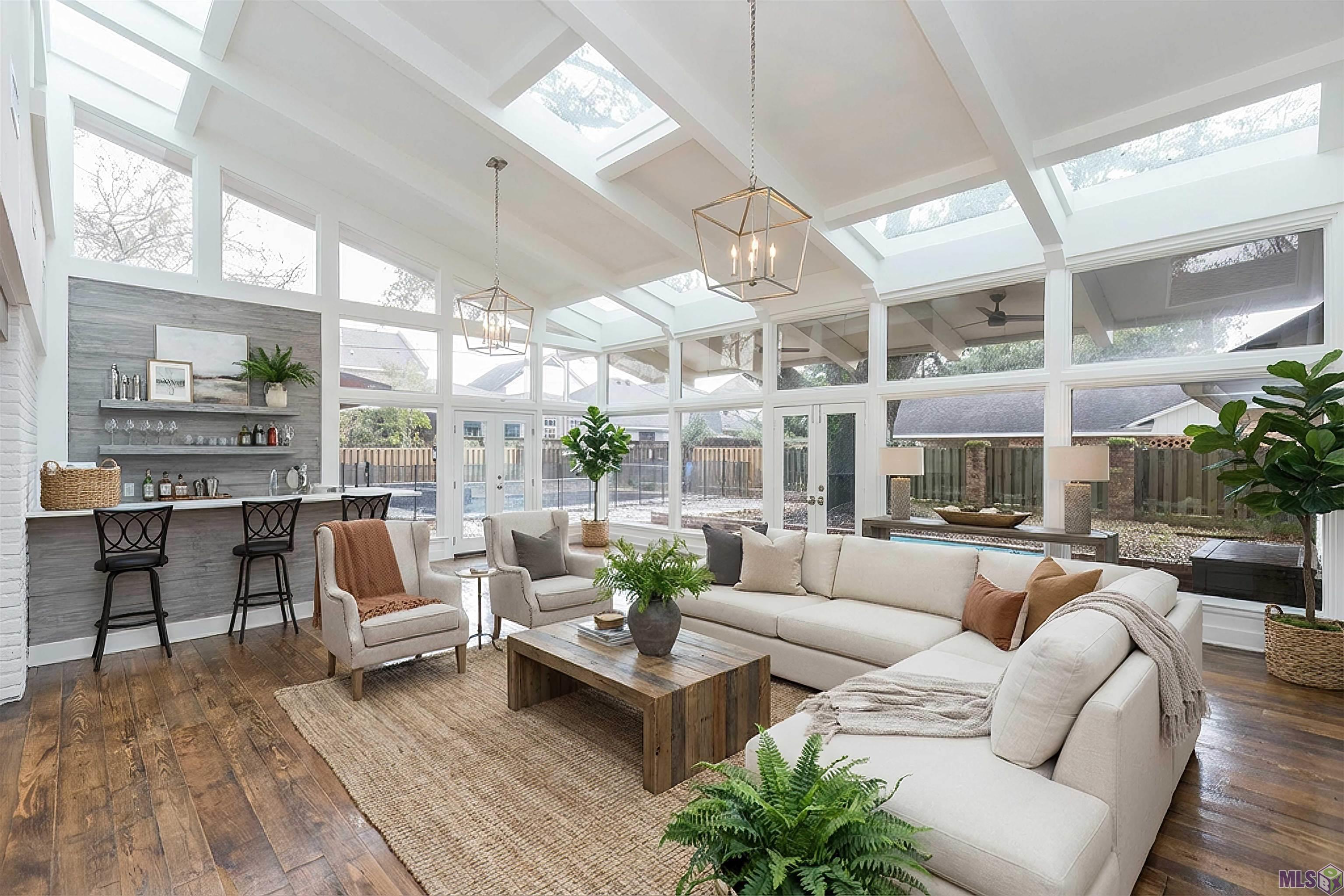 4843 Sweetbriar Street Baton Rouge, LA 70808 - Photo 29 of 56 Sunroom