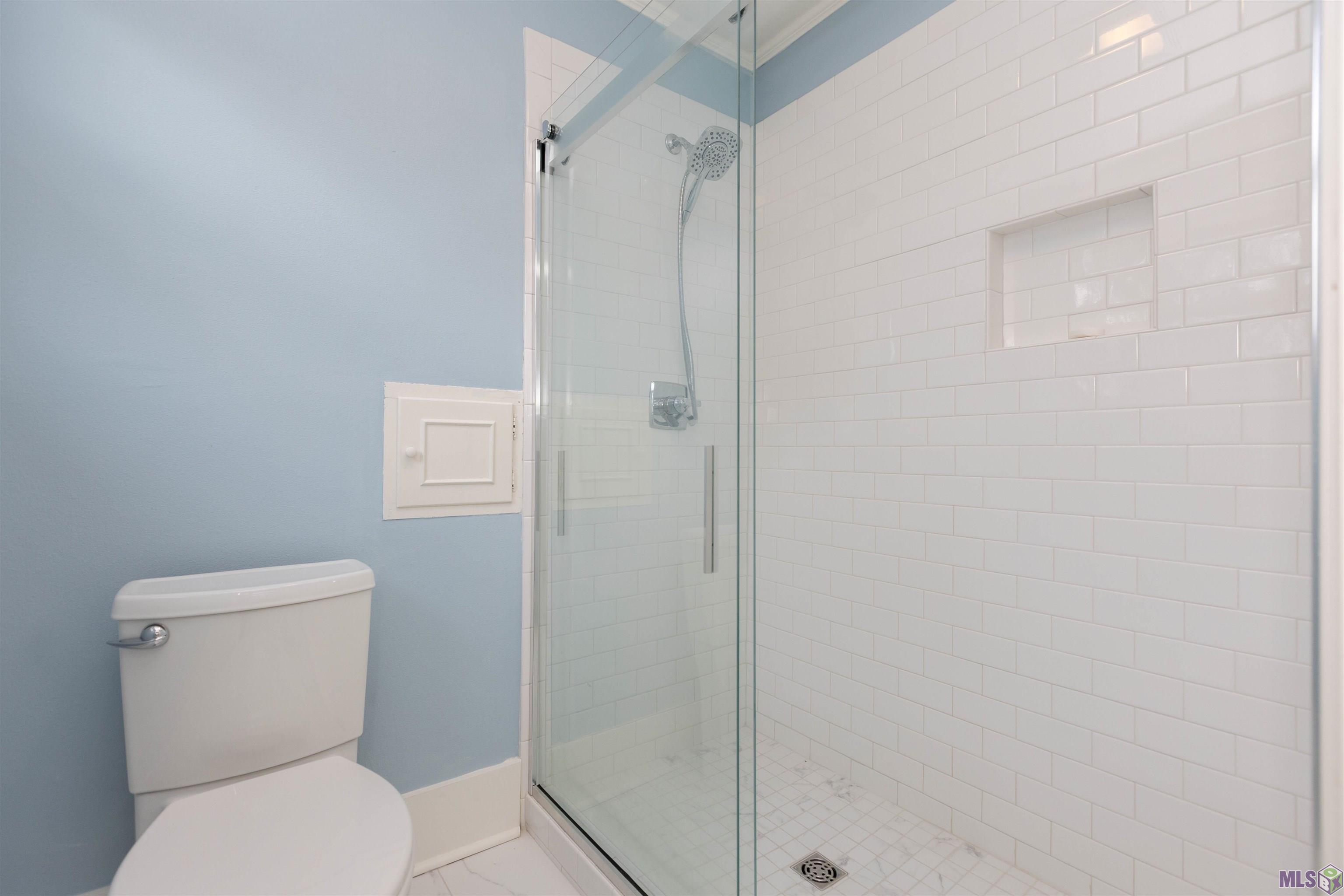 4843 Sweetbriar Street Baton Rouge, LA 70808 - Photo 56 of 56 Upstairs bath view 2