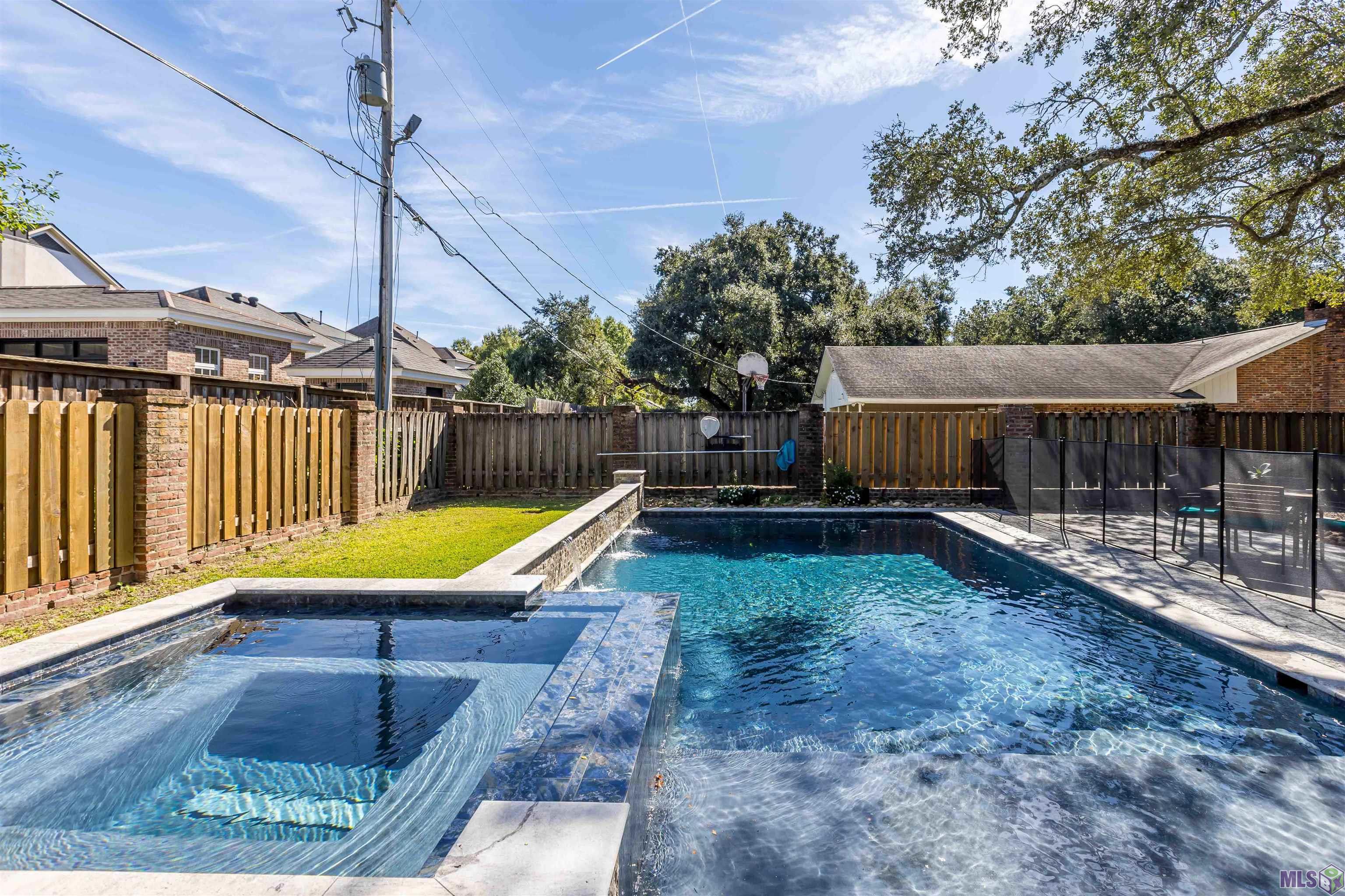 4843 Sweetbriar Street Baton Rouge, LA 70808 - Photo 8 of 56 Pool and spa