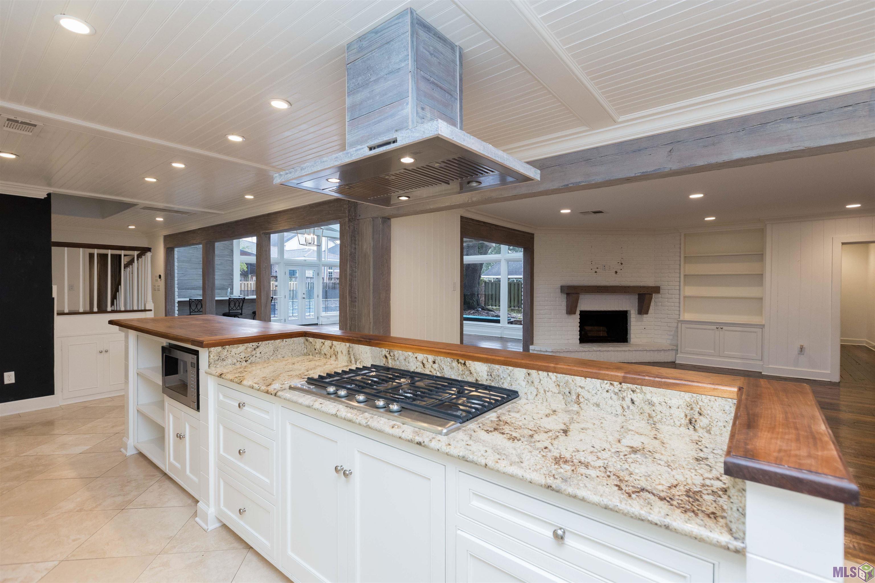 4843 Sweetbriar Street Baton Rouge, LA 70808 - Photo 9 of 56 Kitchen and keeping room view