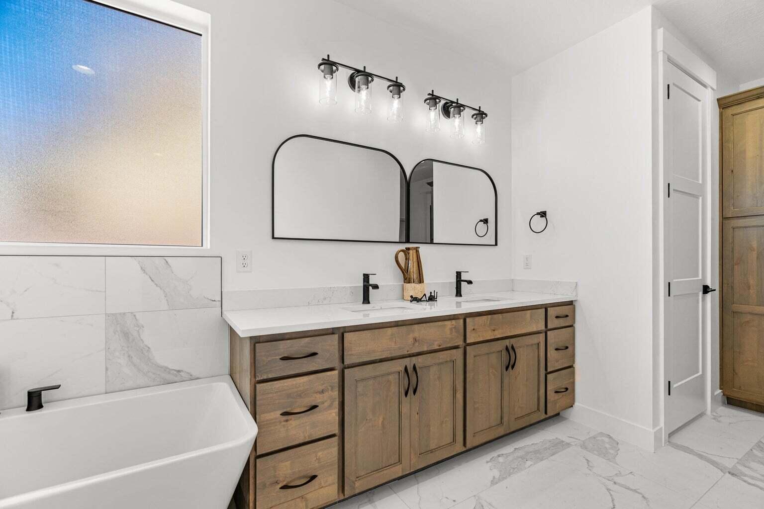 3125 East 2220 South St. George, UT 84790 - Photo 17 of 24 Bathroom