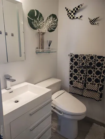 $55,000 | 100 West Broadway, Unit 4F, Long Beach, NY 11561