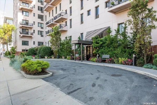 $55,000 | 100 West Broadway, Unit 4F, Long Beach, NY 11561