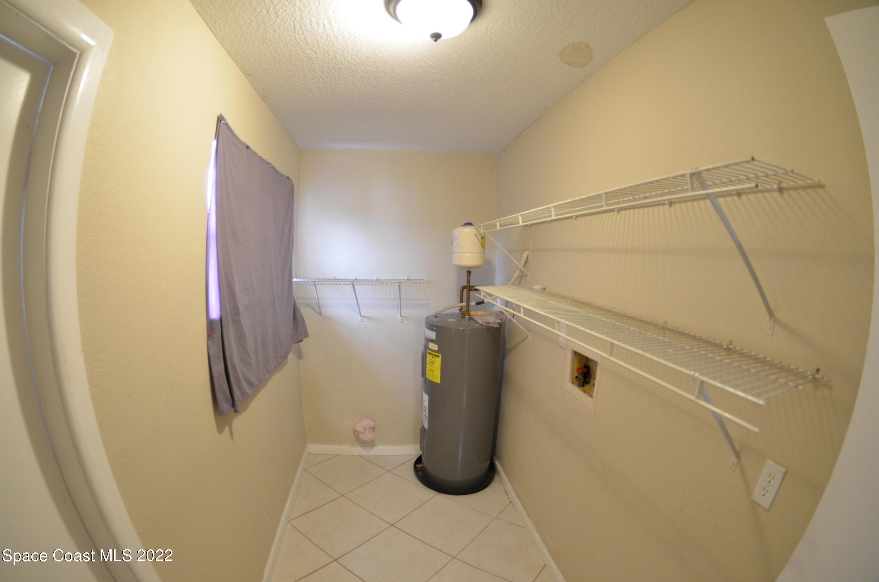 2912 Pembroke Road Melbourne, FL 32935 - Photo 12 of 23 DSC_7581