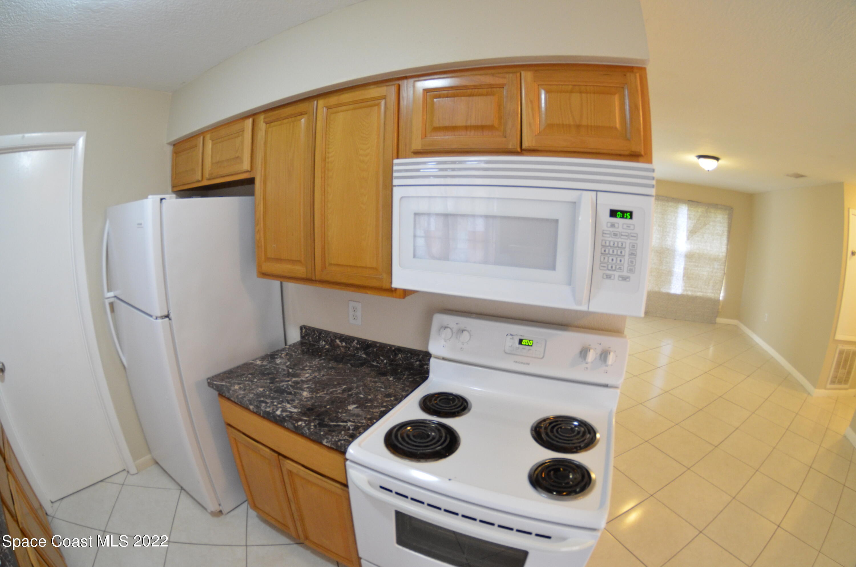 2912 Pembroke Road Melbourne, FL 32935 - Photo 10 of 23 DSC_7570