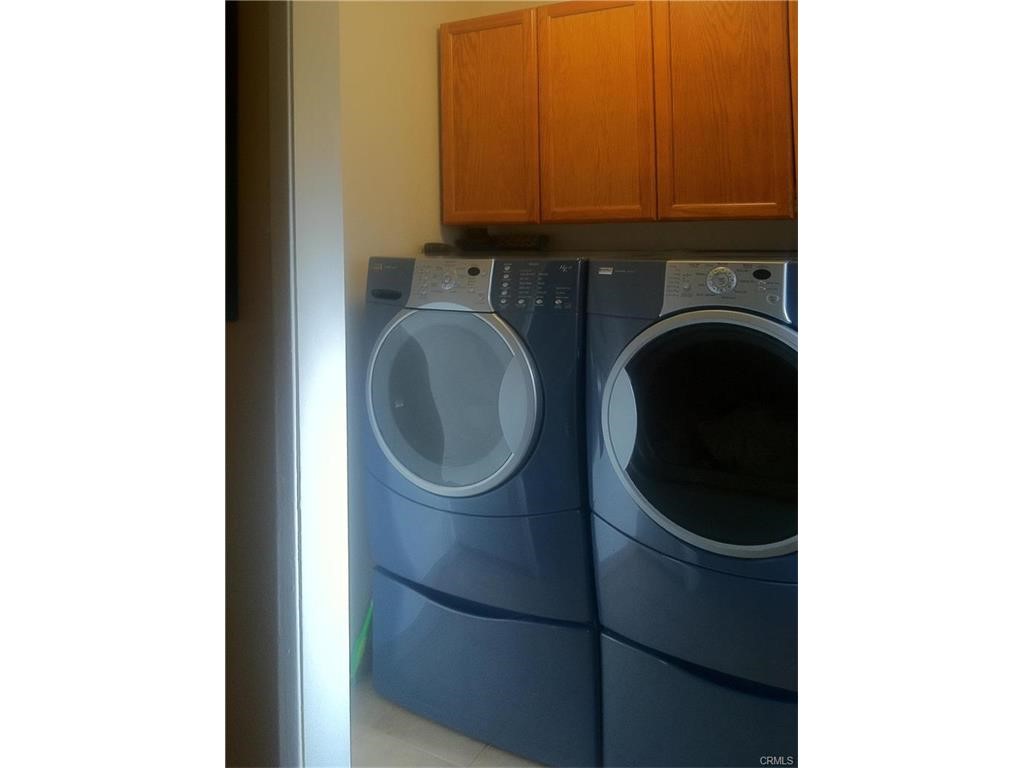 628 East Birch Street Brea, CA 92821 - Photo 6 of 16 Laundry room