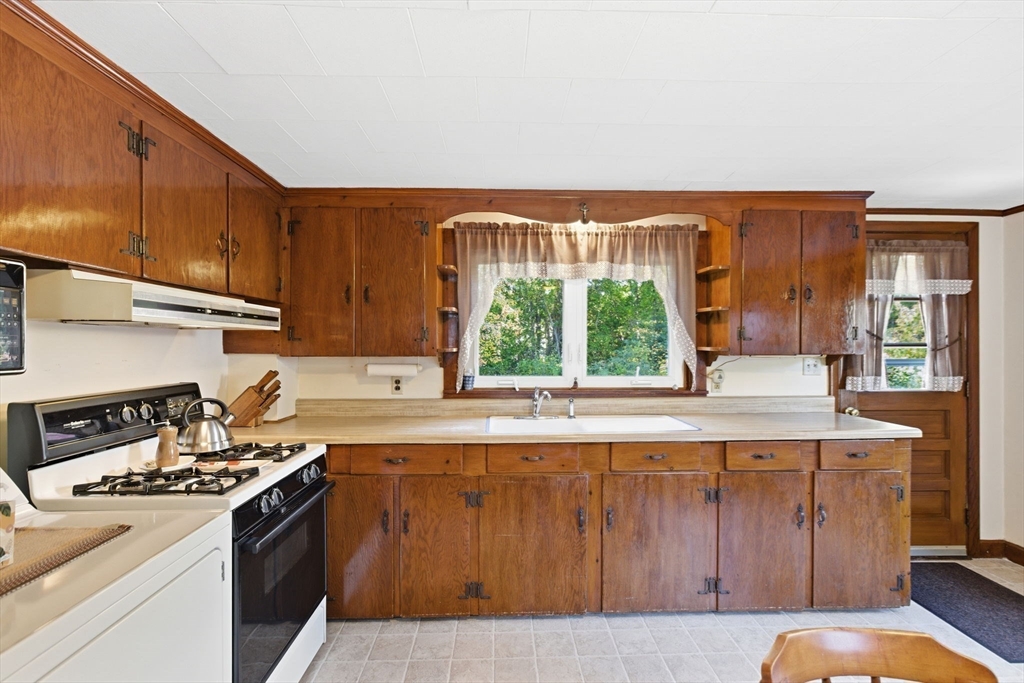 67 Swifts Beach Road Wareham, MA 02571 - Photo 11 of 37 Gallery Image 11