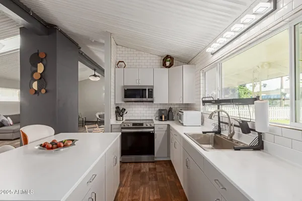 $849,900 | 328 East Bethany Home Road, Phoenix, AZ 85012