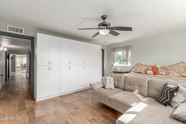 $849,900 | 328 East Bethany Home Road, Phoenix, AZ 85012