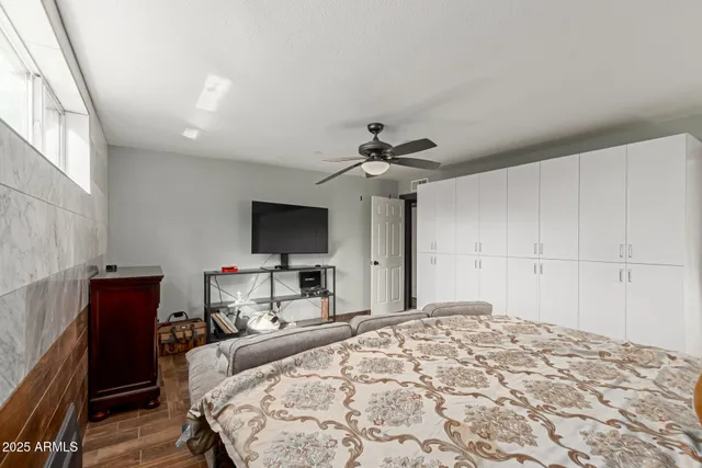 $985,000 | 328 East Bethany Home Road, Phoenix, AZ 85012