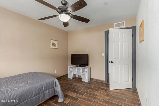 $985,000 | 328 East Bethany Home Road, Phoenix, AZ 85012