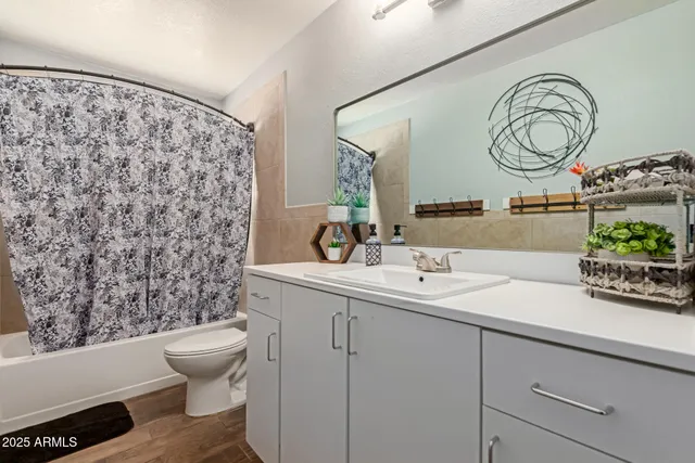 $985,000 | 328 East Bethany Home Road, Phoenix, AZ 85012