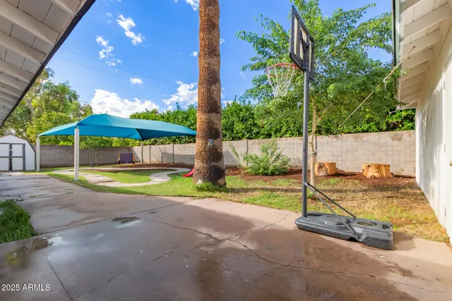 $985,000 | 328 East Bethany Home Road, Phoenix, AZ 85012