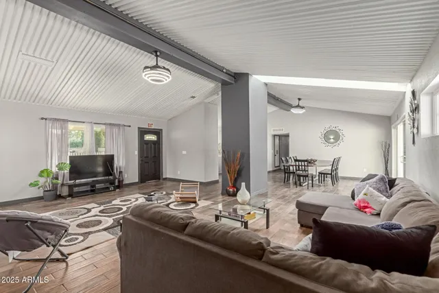 $985,000 | 328 East Bethany Home Road, Phoenix, AZ 85012