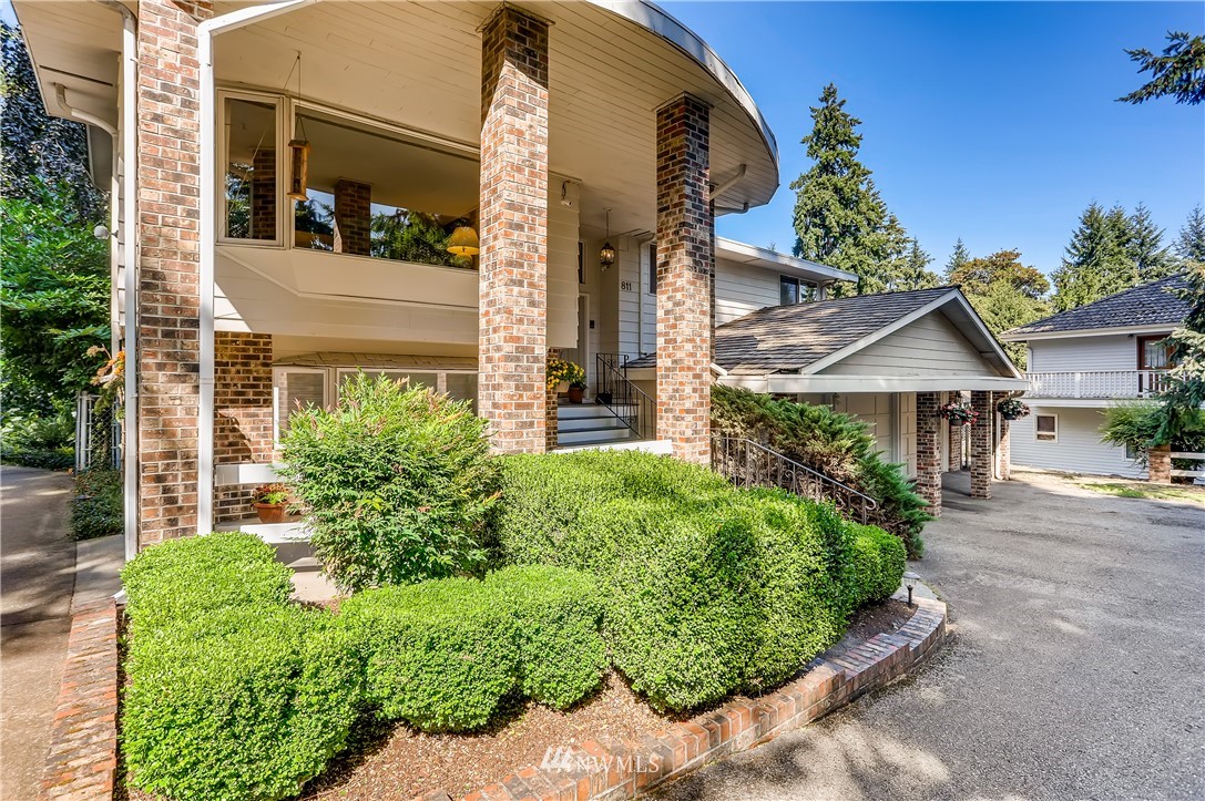 811 175th Street Southwest Bothell, WA 98012 - Photo 2 of 27