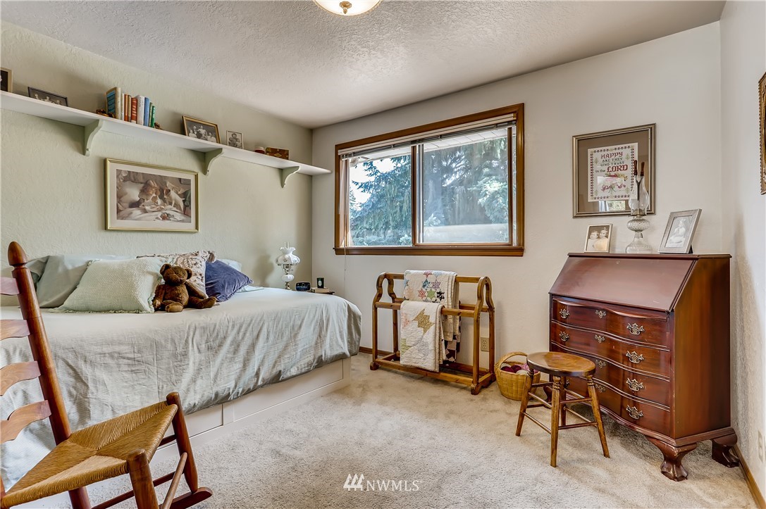 811 175th Street Southwest Bothell, WA 98012 - Photo 15 of 27