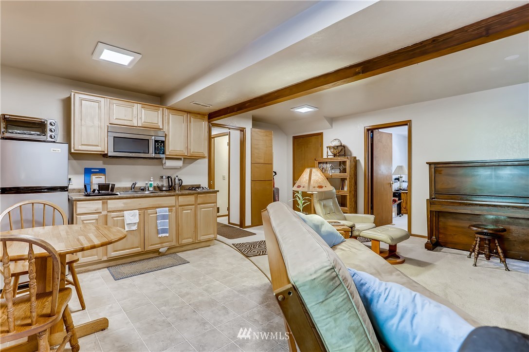811 175th Street Southwest Bothell, WA 98012 - Photo 17 of 27