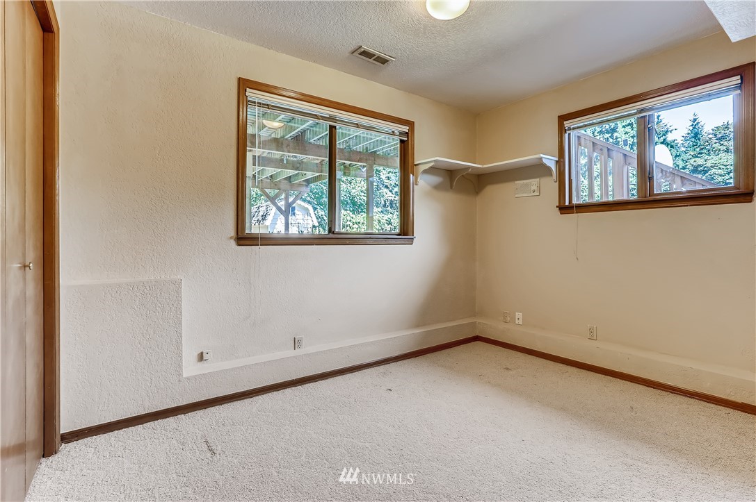 811 175th Street Southwest Bothell, WA 98012 - Photo 21 of 27