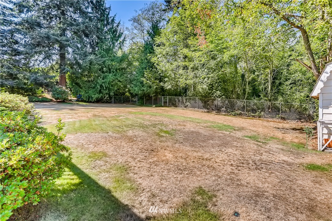 811 175th Street Southwest Bothell, WA 98012 - Photo 24 of 27