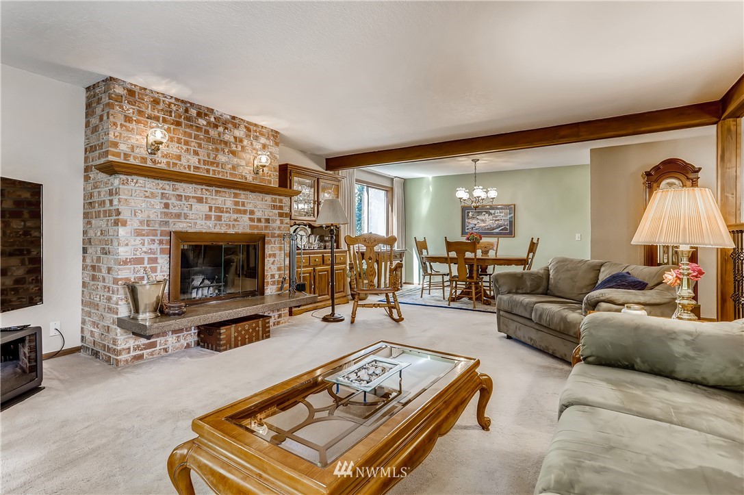 811 175th Street Southwest Bothell, WA 98012 - Photo 4 of 27