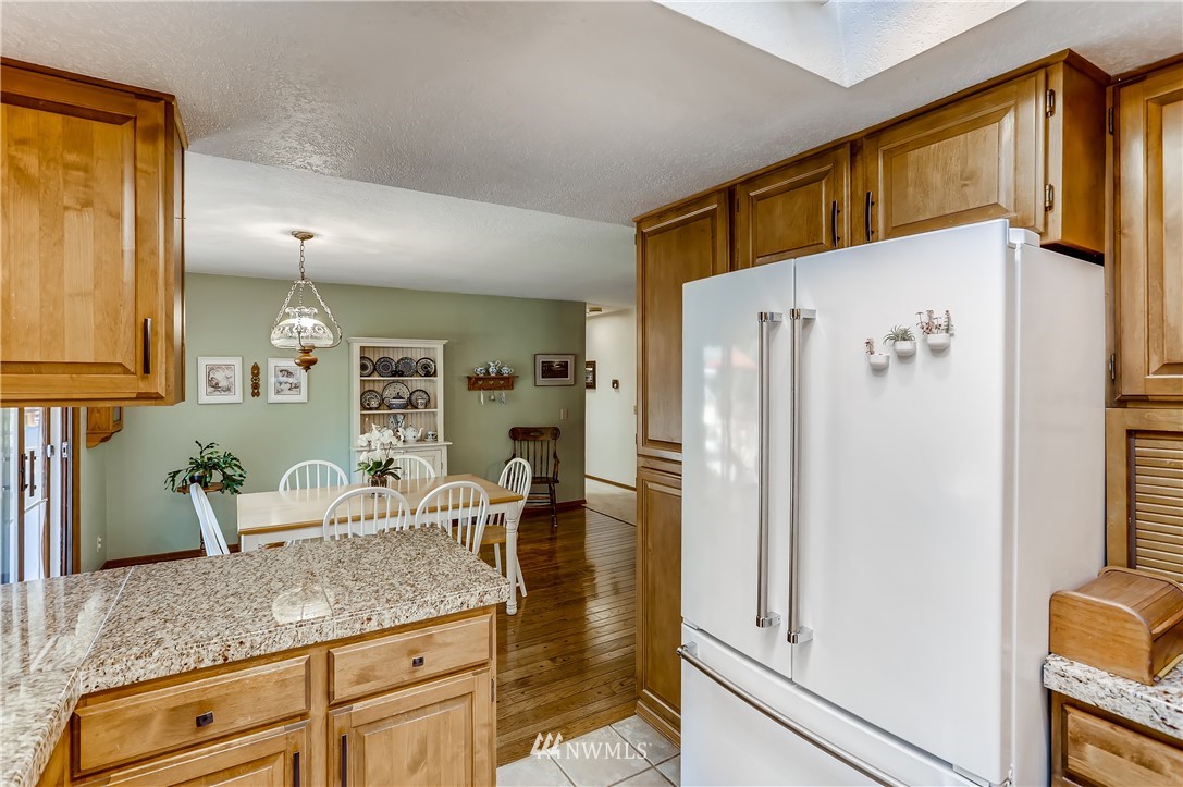 811 175th Street Southwest Bothell, WA 98012 - Photo 8 of 27