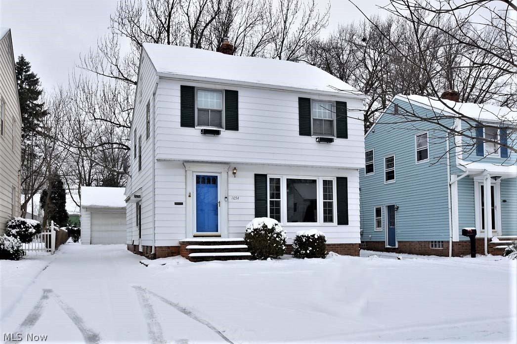 1054 Avondale Road Cleveland, OH 44121 - Photo 1 of 31