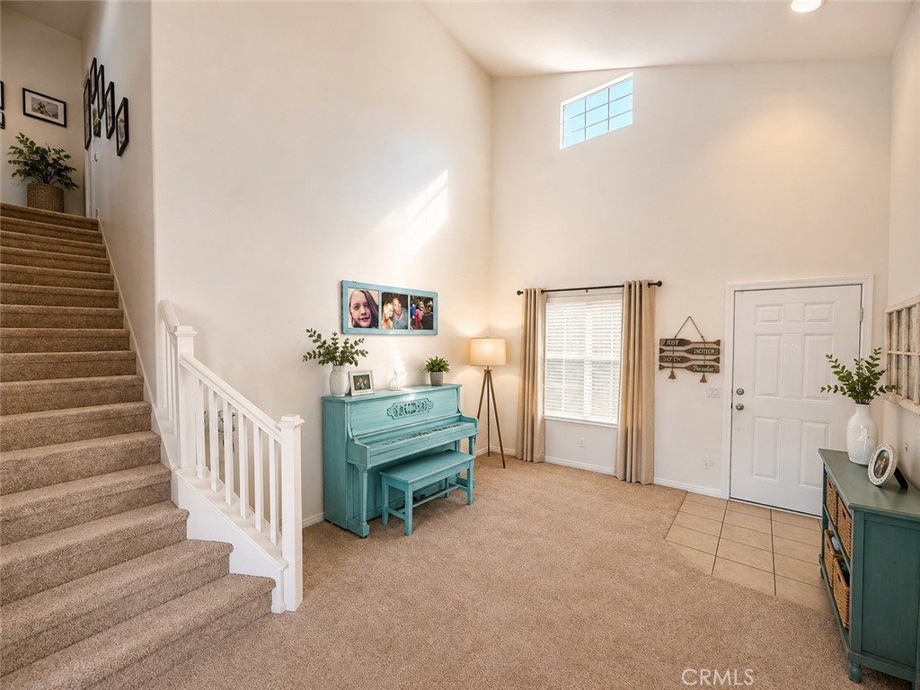 292 Edgemire Lane Simi Valley, CA 93065 - Photo 9 of 45